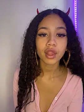 Snapshot of jadee8 chatting on October 29, 2025, 7:46 pm jadee8 online show from October 29, 2025, 7:46 pm