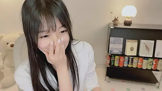 Snapshot of Onechestnut chatting on June 5, 2026, 6:52 am Onechestnut online show from June 5, 2026, 6:52 am