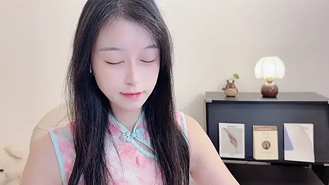 Snapshot of Onechestnut chatting on October 16, 2025, 6:10 am Onechestnut online show from October 16, 2025, 6:10 am