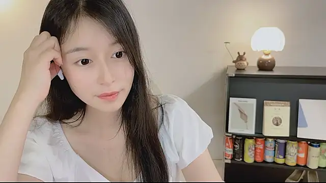 Onechestnut online show from April 19, 2026, 5:14 pm