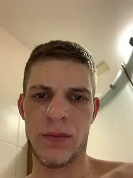 Snapshot of macho1347 chatting on March 2, 2026, 11:44 pm macho1347 online show from March 2, 2026, 11:44 pm