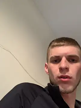 Snapshot of macho1347 chatting on February 19, 2026, 3:31 pm macho1347 online show from February 19, 2026, 3:31 pm