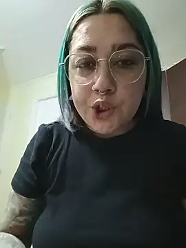 Snapshot of Dulcedeanis chatting on June 1, 2026, 2:45 am Dulcedeanis online show from June 1, 2026, 2:45 am