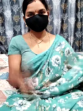 Snapshot of Lalitha-1995 chatting on March 15, 2026, 5:42 pm Lalitha-1995 online show from March 15, 2026, 5:42 pm