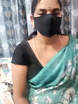 Snapshot of Lalitha-1995 chatting on April 4, 2026, 4:57 pm Lalitha-1995 online show from April 4, 2026, 4:57 pm