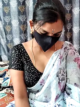 Snapshot of Lalitha-1995 chatting on March 27, 2026, 6:11 am Lalitha-1995 online show from March 27, 2026, 6:11 am