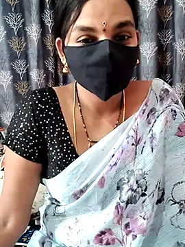 Snapshot of Lalitha-1995 chatting on May 14, 2026, 5:15 am Lalitha-1995 online show from May 14, 2026, 5:15 am