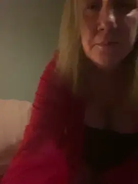 X-Victoria-X online show from November 5, 2025, 1:42 am