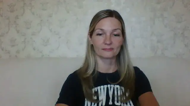 Snapshot of sweetriki chatting on June 17, 2026, 5:34 pm sweetriki online show from June 17, 2026, 5:34 pm