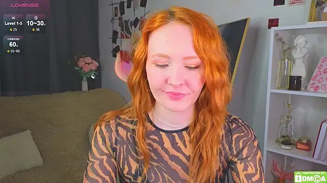 JoyceJones online show from October 4, 2025, 7:04 pm