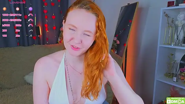 Snapshot of JoyceJones chatting on June 17, 2026, 8:08 pm JoyceJones online show from June 17, 2026, 8:08 pm