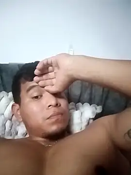 Oscariin96 online show from March 13, 2026, 4:12 pm