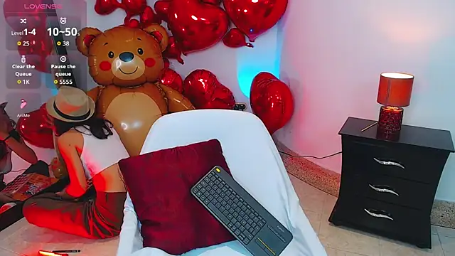 miascarlet 16 online show from October 4, 2025, 1:34 pm