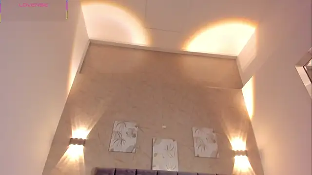 Lunaa bellaa online show from October 24, 2025, 7:46 pm