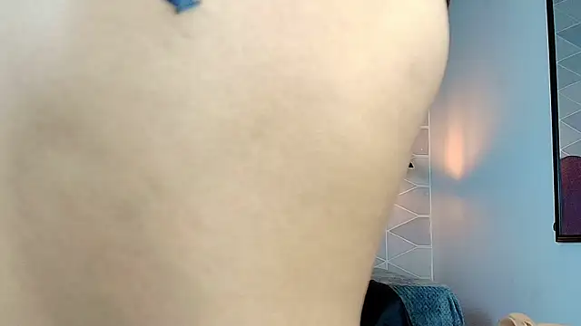 Aly Loving online show from November 9, 2025, 12:31 pm