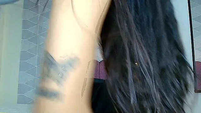 Aly Loving online show from December 4, 2025, 9:47 pm