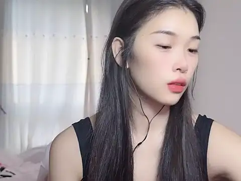 Snapshot of YUNA-kpop chatting on August 4, 2026, 9:25 am YUNA-kpop online show from August 4, 2026, 9:25 am