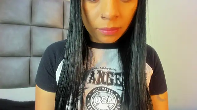 Mia lopez   online show from October 1, 2025, 11:58 am