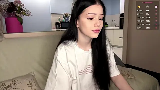 KateHardcastle online show from October 1, 2025, 1:26 pm