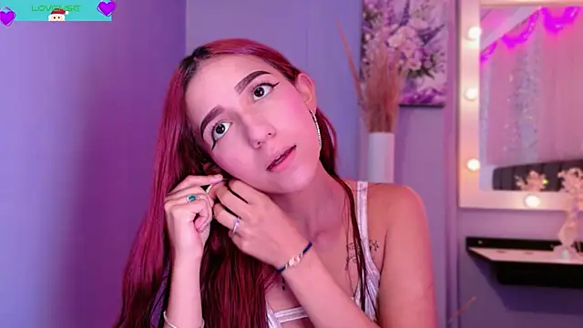 Snapshot of NataliaPrada_s chatting on December 5, 2025, 3:43 pm NataliaPrada s online show from December 5, 2025, 3:43 pm