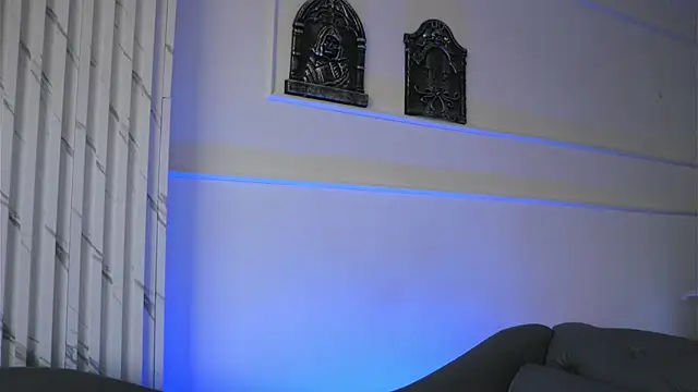 charlotterusso online show from October 22, 2025, 2:27 pm