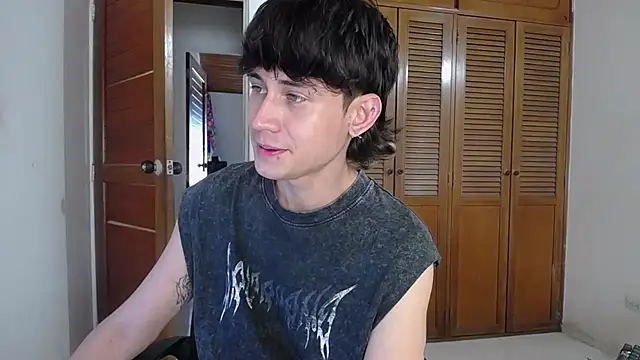 Snapshot of Michael_blue chatting on June 24, 2026, 8:28 pm Michael blue online show from June 24, 2026, 8:28 pm