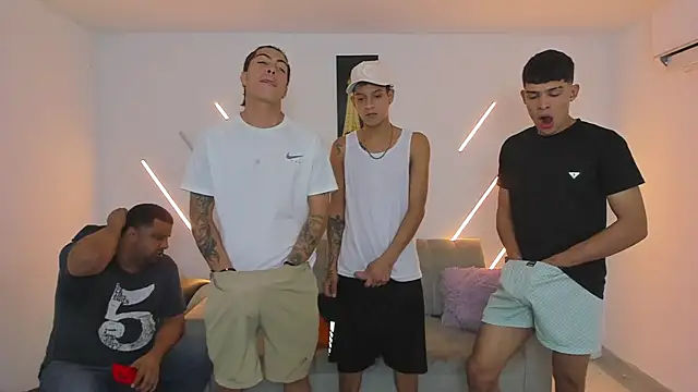 Snapshot of brutal_sex_room2k chatting on December 18, 2025, 12:53 pm brutal sex room2k online show from December 18, 2025, 12:53 pm