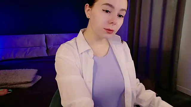 Snapshot of Di_na_Bell chatting on May 19, 2026, 5:47 am Di na Bell online show from May 19, 2026, 5:47 am