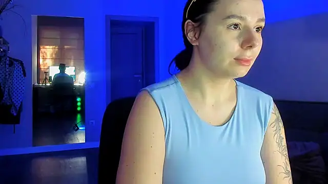 Snapshot of Di_na_Bell chatting on May 20, 2026, 5:37 am Di na Bell online show from May 20, 2026, 5:37 am