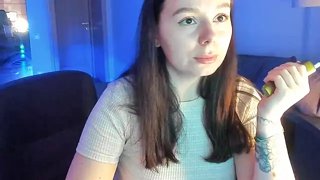Snapshot of Di_na_Bell chatting on May 18, 2026, 5:45 am Di na Bell online show from May 18, 2026, 5:45 am