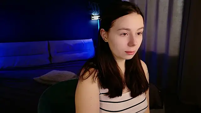 Snapshot of Di_na_Bell chatting on April 29, 2026, 5:55 am Di na Bell online show from April 29, 2026, 5:55 am