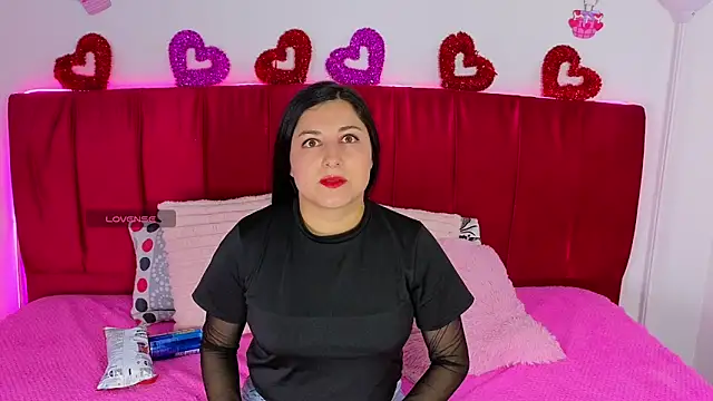 cuteeimy online show from March 31, 2026, 7:27 pm