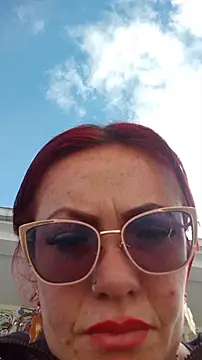 Snapshot of carolinhe_ chatting on November 26, 2025, 8:42 pm carolinhe online show from November 26, 2025, 8:42 pm