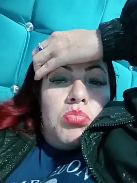 Snapshot of carolinhe_ chatting on November 29, 2025, 11:05 pm carolinhe online show from November 29, 2025, 11:05 pm