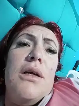 Snapshot of carolinhe_ chatting on November 29, 2025, 4:45 am carolinhe online show from November 29, 2025, 4:45 am