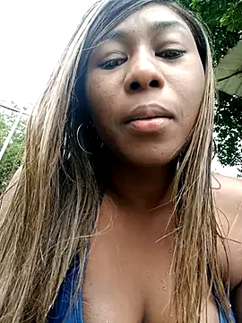 MONIQUE-LAMOUR online show from November 3, 2025, 6:00 pm