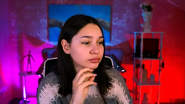 KimClarks  online show from November 28, 2025, 1:55 pm