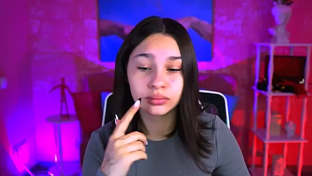 KimClarks  online show from October 13, 2025, 8:27 am