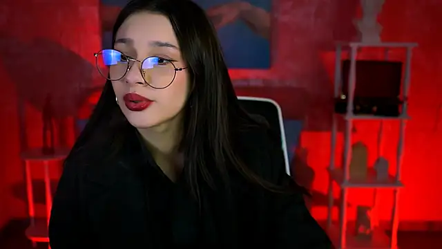 KimClarks  online show from September 12, 2025, 4:51 pm