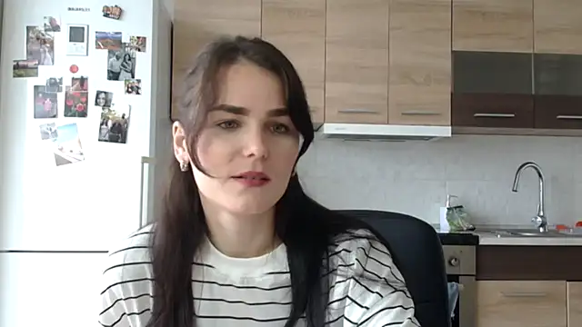 Silviaa a online show from September 30, 2025, 1:06 pm