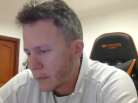 Snapshot of TroyDieselXXX chatting on April 1, 2026, 5:43 pm TroyDieselXXX online show from April 1, 2026, 5:43 pm