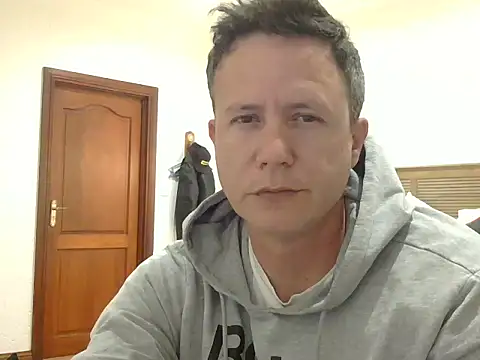Snapshot of TroyDieselXXX chatting on May 31, 2026, 7:14 pm TroyDieselXXX online show from May 31, 2026, 7:14 pm
