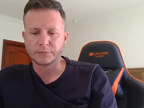 Snapshot of TroyDieselXXX chatting on March 27, 2026, 9:32 am TroyDieselXXX online show from March 27, 2026, 9:32 am