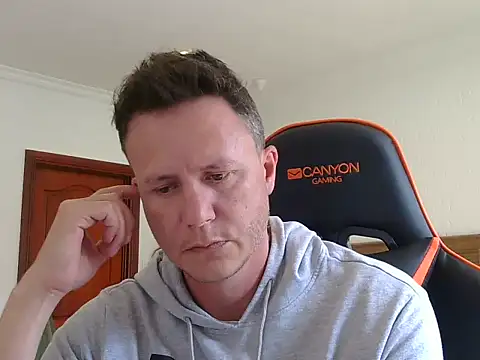 TroyDieselXXX online show from December 21, 2025, 9:33 am