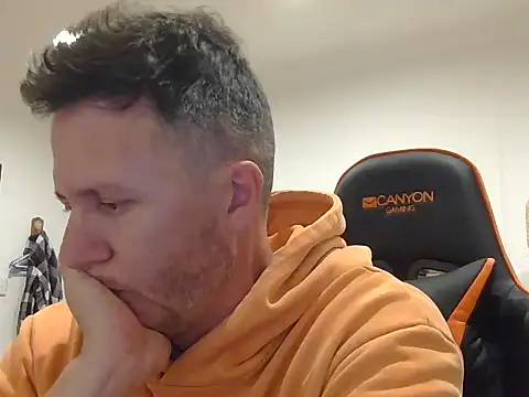 Snapshot of TroyDieselXXX chatting on March 25, 2026, 6:18 pm TroyDieselXXX online show from March 25, 2026, 6:18 pm