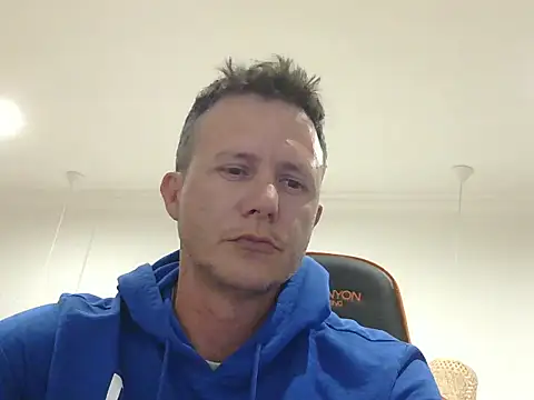 Snapshot of TroyDieselXXX chatting on April 6, 2026, 6:09 pm TroyDieselXXX online show from April 6, 2026, 6:09 pm