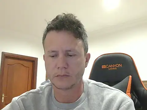 Snapshot of TroyDieselXXX chatting on April 16, 2026, 4:13 am TroyDieselXXX online show from April 16, 2026, 4:13 am