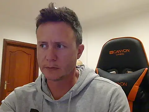 Snapshot of TroyDieselXXX chatting on April 13, 2026, 5:39 pm TroyDieselXXX online show from April 13, 2026, 5:39 pm