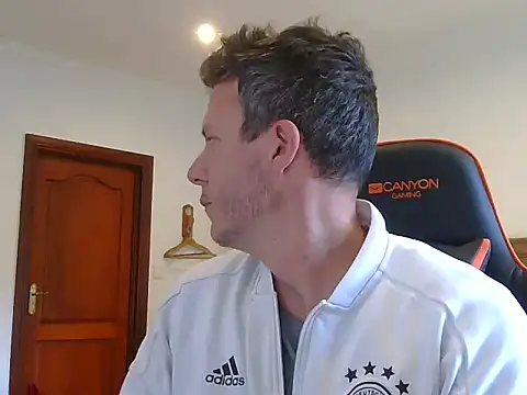 Snapshot of TroyDieselXXX chatting on March 17, 2026, 5:10 am TroyDieselXXX online show from March 17, 2026, 5:10 am