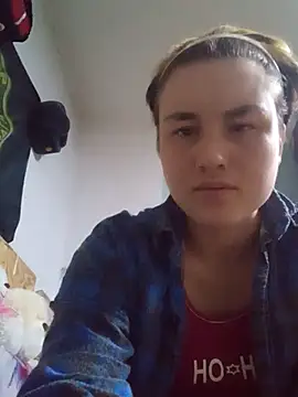 MoonIrene online show from October 27, 2025, 3:02 pm